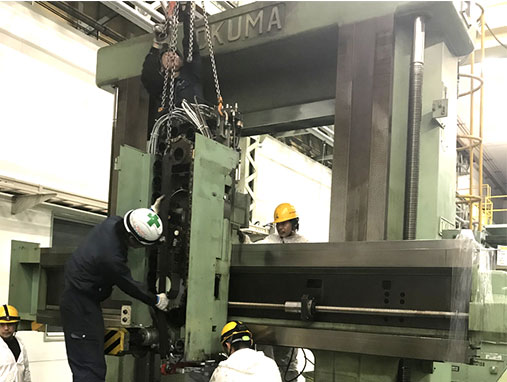 分解・固定（門形マシニングセンター）