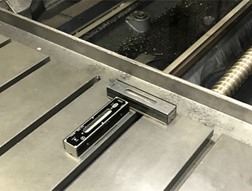 水平調整（水準器）